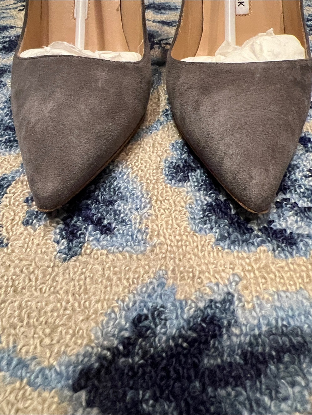 Manolo Blahnik Gray Suede BB 105 Pumps - Picture 4 of 9